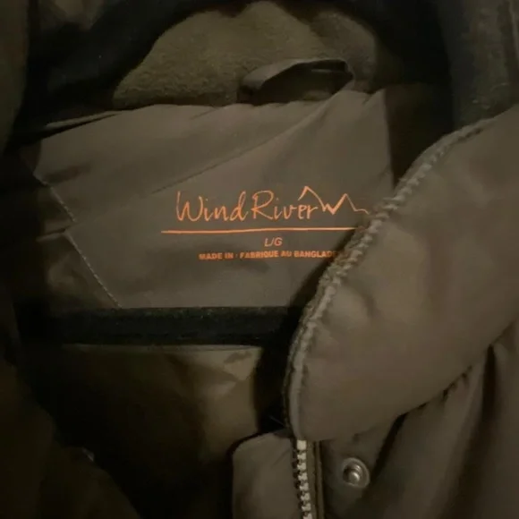 ❤️WIND RIVER VEST FOR SALE❤️ - Picture 8 of 8